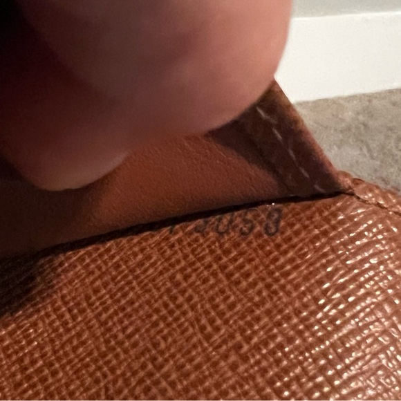 AUTHENTIC EUC LV Medium Ring Agenda - Picture 4 of 10